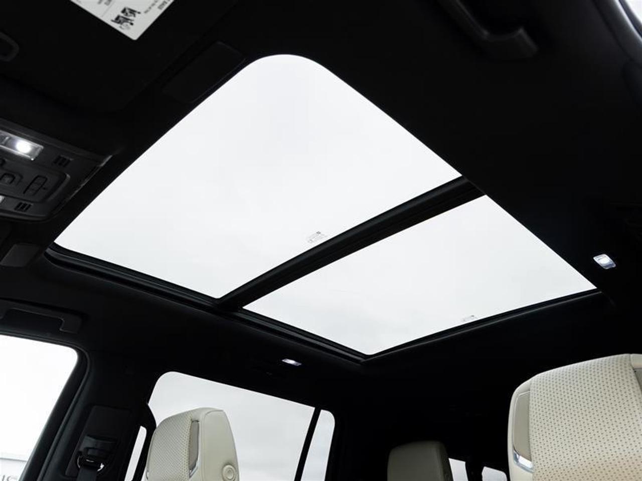 2022 Cadillac Escalade ESV Premium Luxury 4X4 Photo
