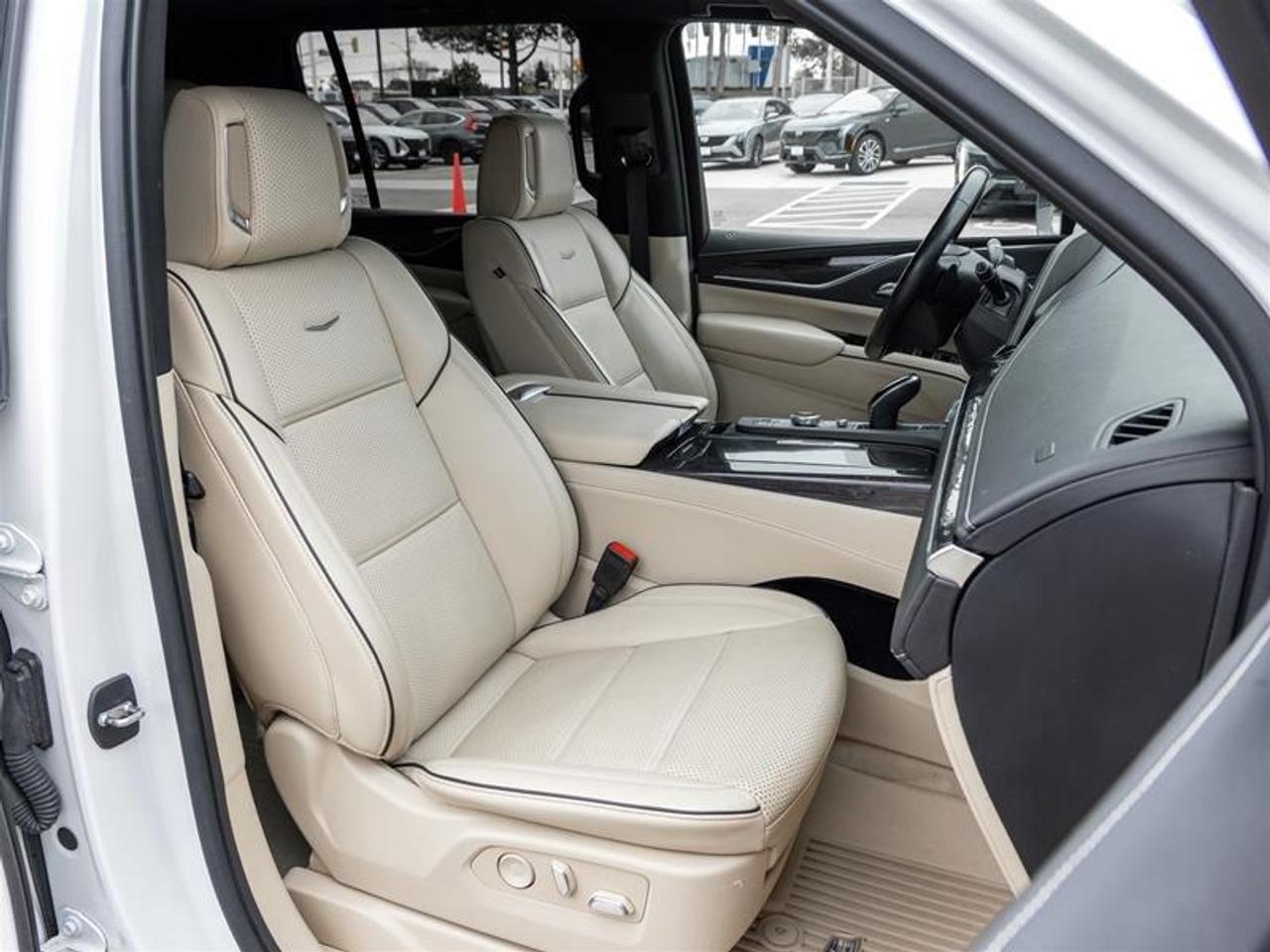 2022 Cadillac Escalade ESV Premium Luxury 4X4 Photo