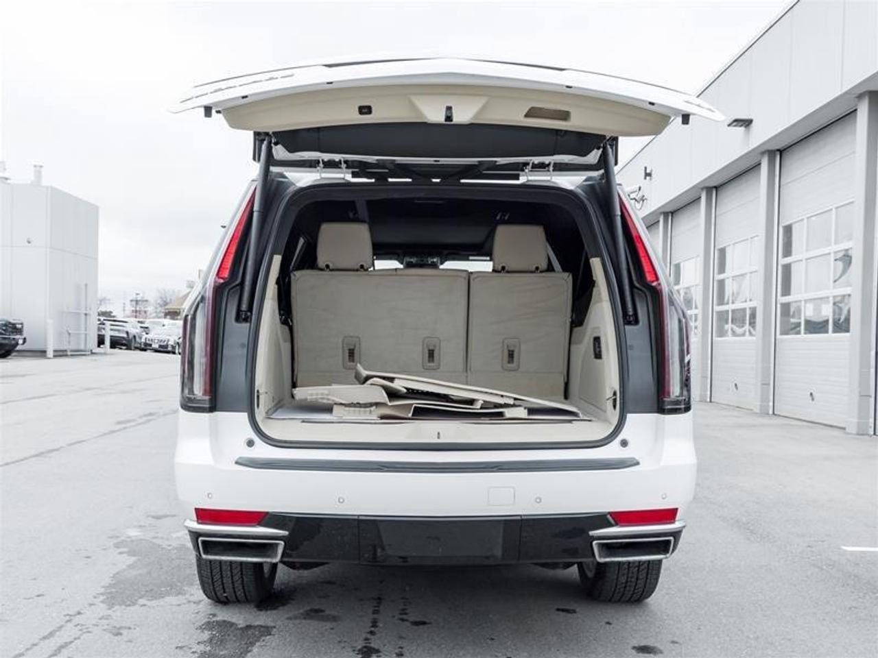 2022 Cadillac Escalade ESV Premium Luxury 4X4 Photo