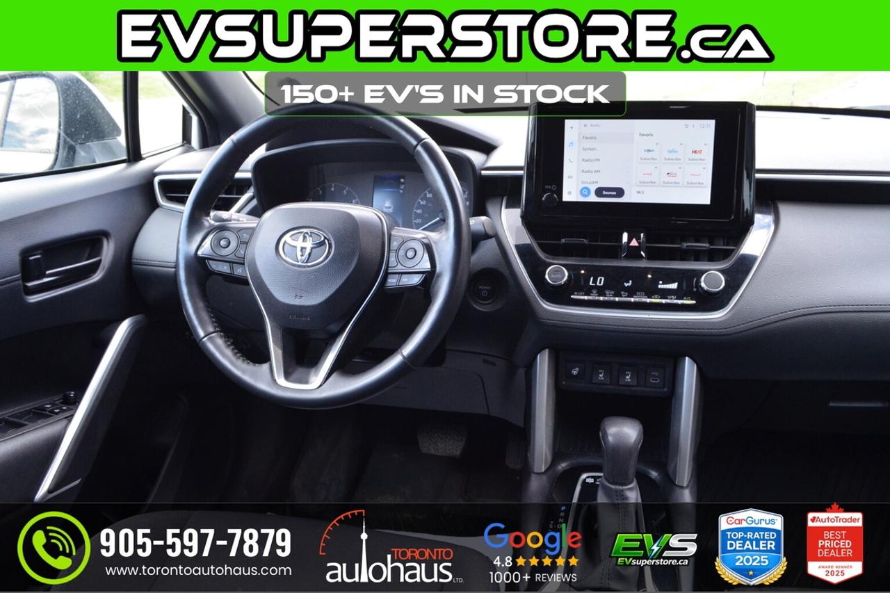 2024 Toyota Corolla Cross SE I AWD I HYBRID Photo