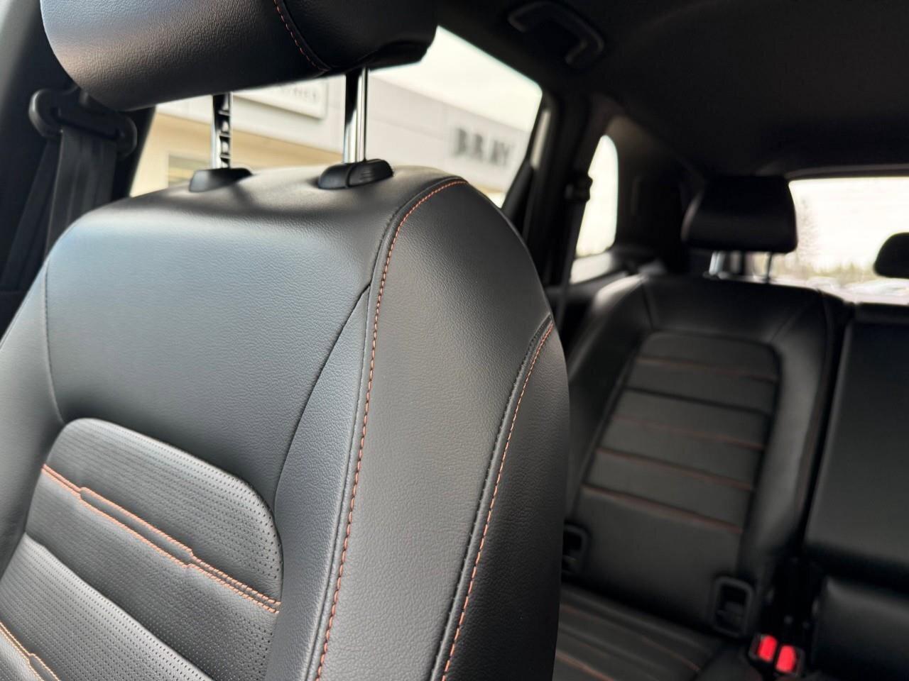 2023 Honda CR-V Hybrid Touring HYBRID. SUNROOF. ALL WEATHER MATS. CERTIFI Photo