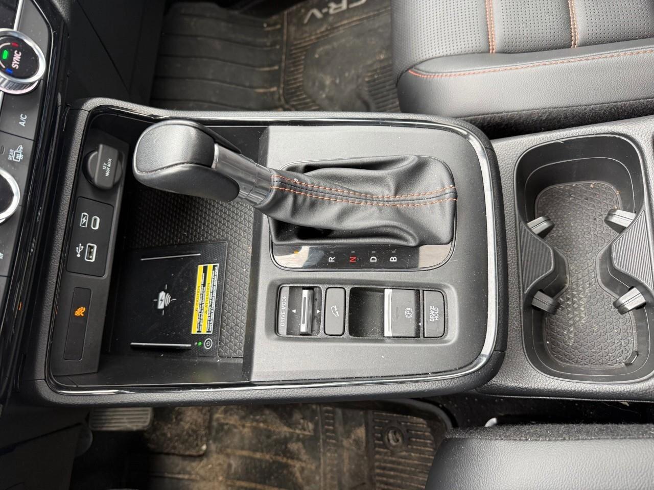 2023 Honda CR-V Hybrid Touring HYBRID. SUNROOF. ALL WEATHER MATS. CERTIFI Photo