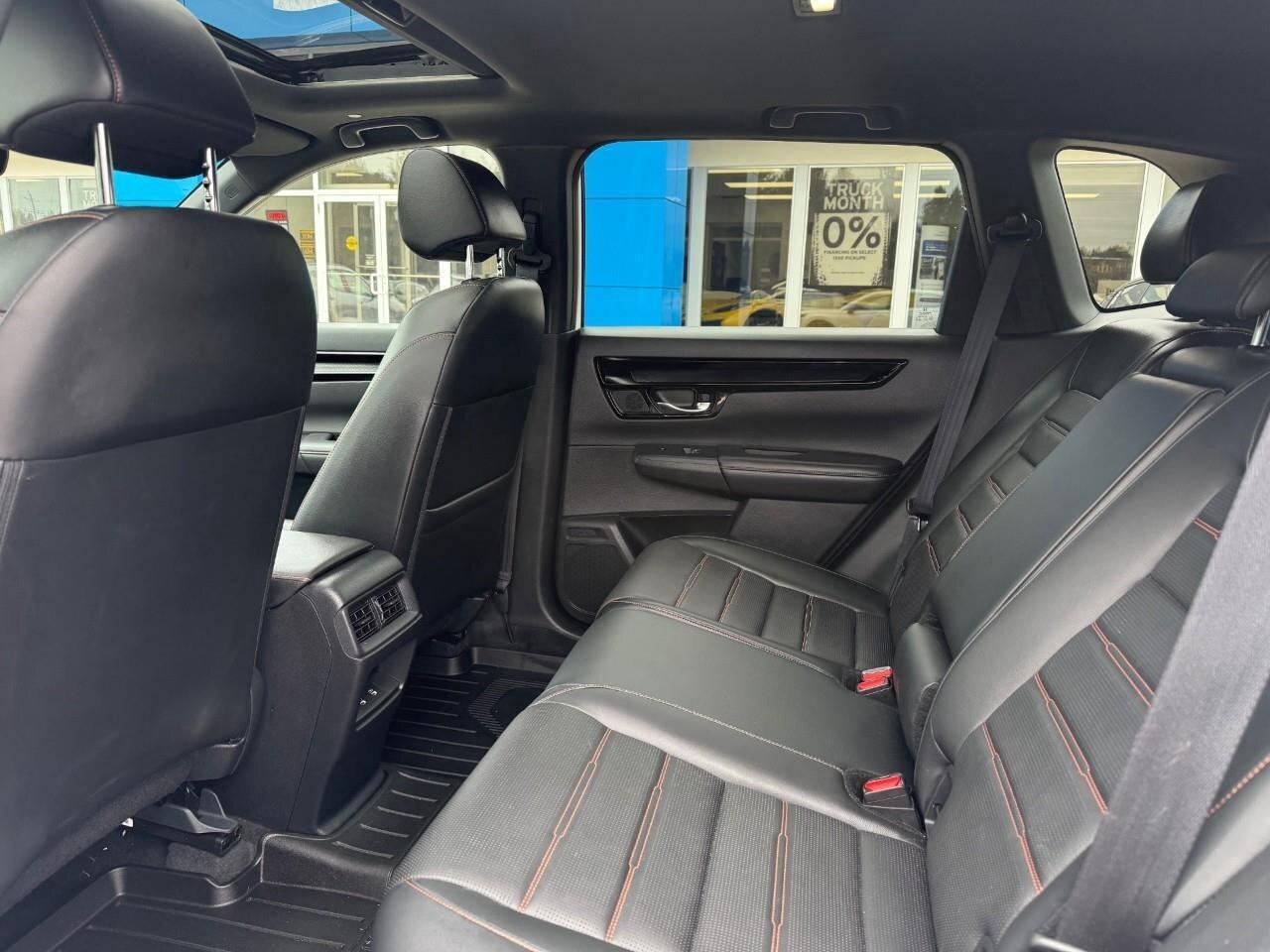 2023 Honda CR-V Hybrid Touring HYBRID. SUNROOF. ALL WEATHER MATS. CERTIFI Photo