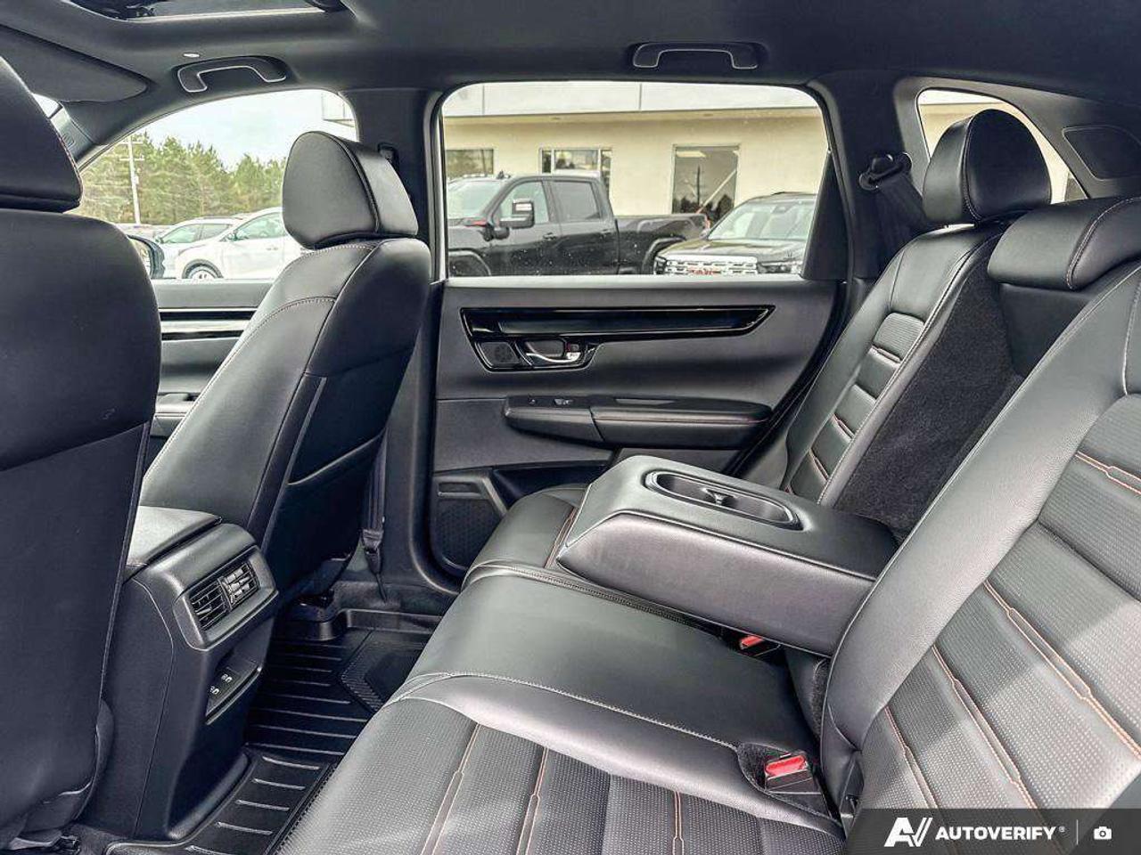 2023 Honda CR-V HYBRID. SUNROOF. ALL WEATHER MATS. CERTIFIED. Photo