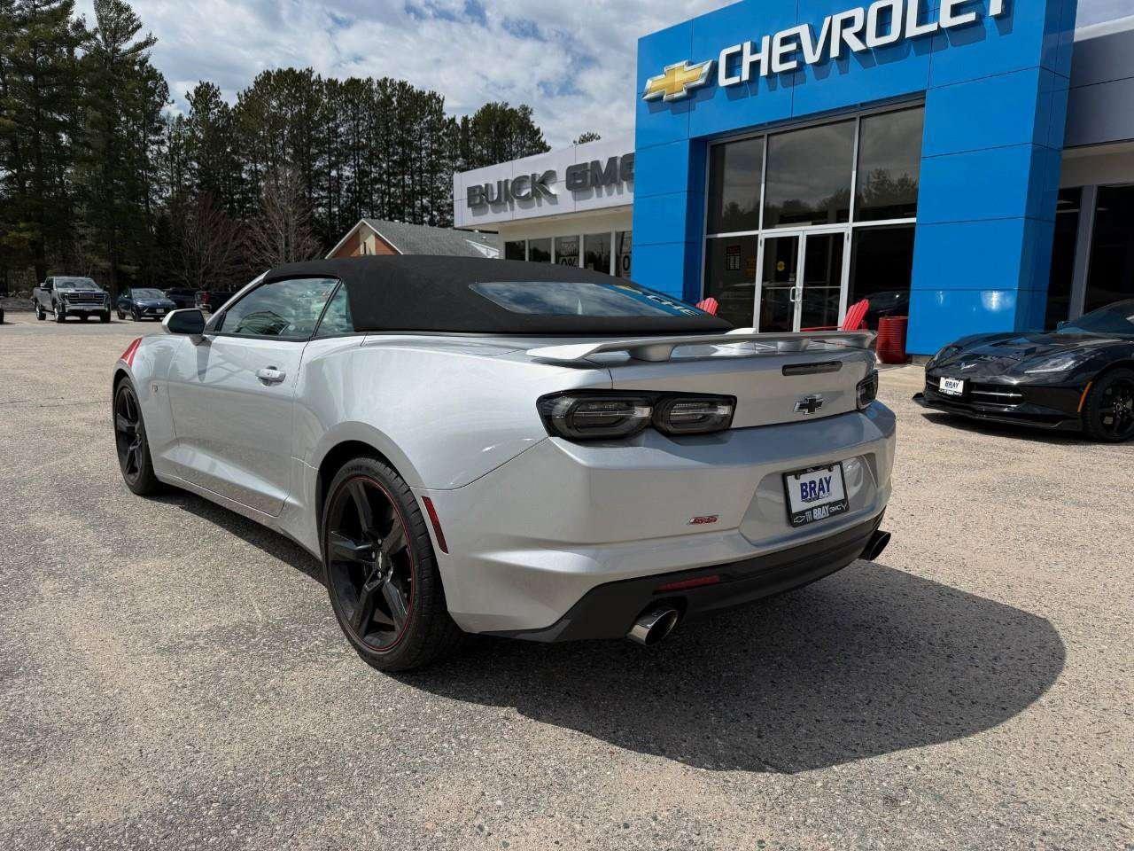 2019 Chevrolet Camaro K & N PREFORMANCE AIR INTAKE. PERFORMANCE EXHAUST. CONVERTIBLE. CERTIFIED. Photo