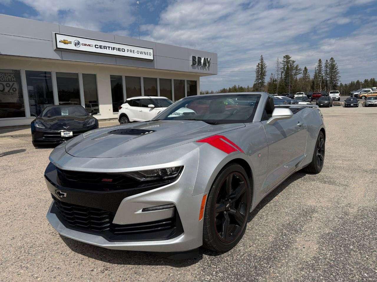 2019 Chevrolet Camaro K & N PREFORMANCE AIR INTAKE. PERFORMANCE EXHAUST. CONVERTIBLE. CERTIFIED. Photo