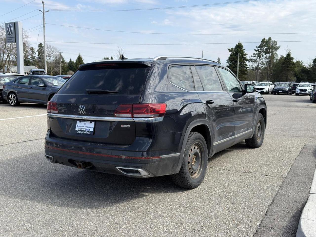 2021 Volkswagen Atlas  Photo2