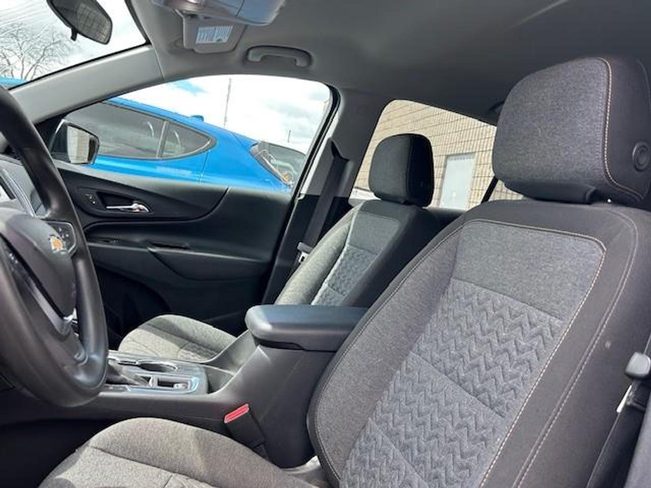 2022 Chevrolet Equinox LT w/1LT Front-Wheel Drive Photo4