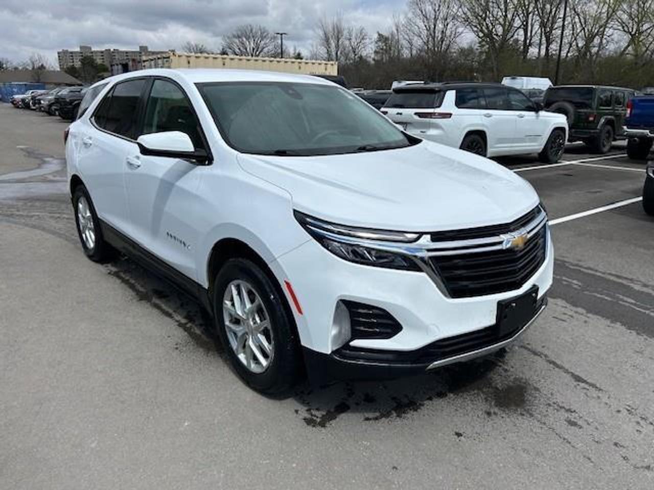 2022 Chevrolet Equinox LT w/1LT Front-Wheel Drive Photo2