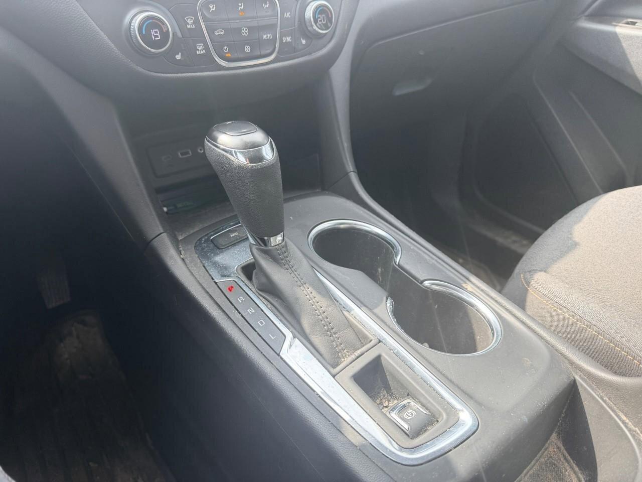 2021 Chevrolet Equinox LTLT, 1.5L AWD, ALLOYS, CLOTH, LOW KMS, 1-OWNER, C Photo