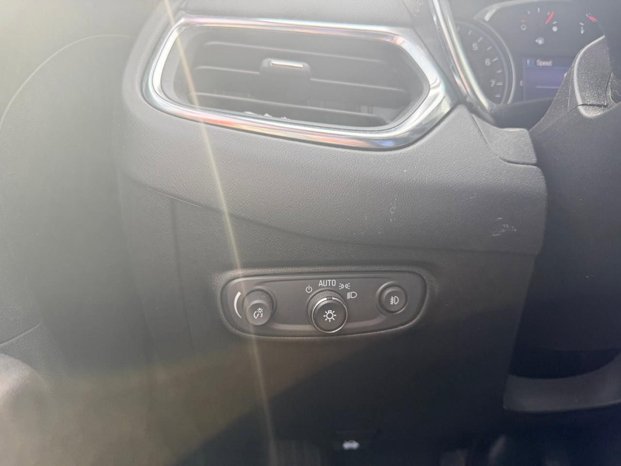 2021 Chevrolet Equinox LTLT, 1.5L AWD, ALLOYS, CLOTH, LOW KMS, 1-OWNER, C Photo