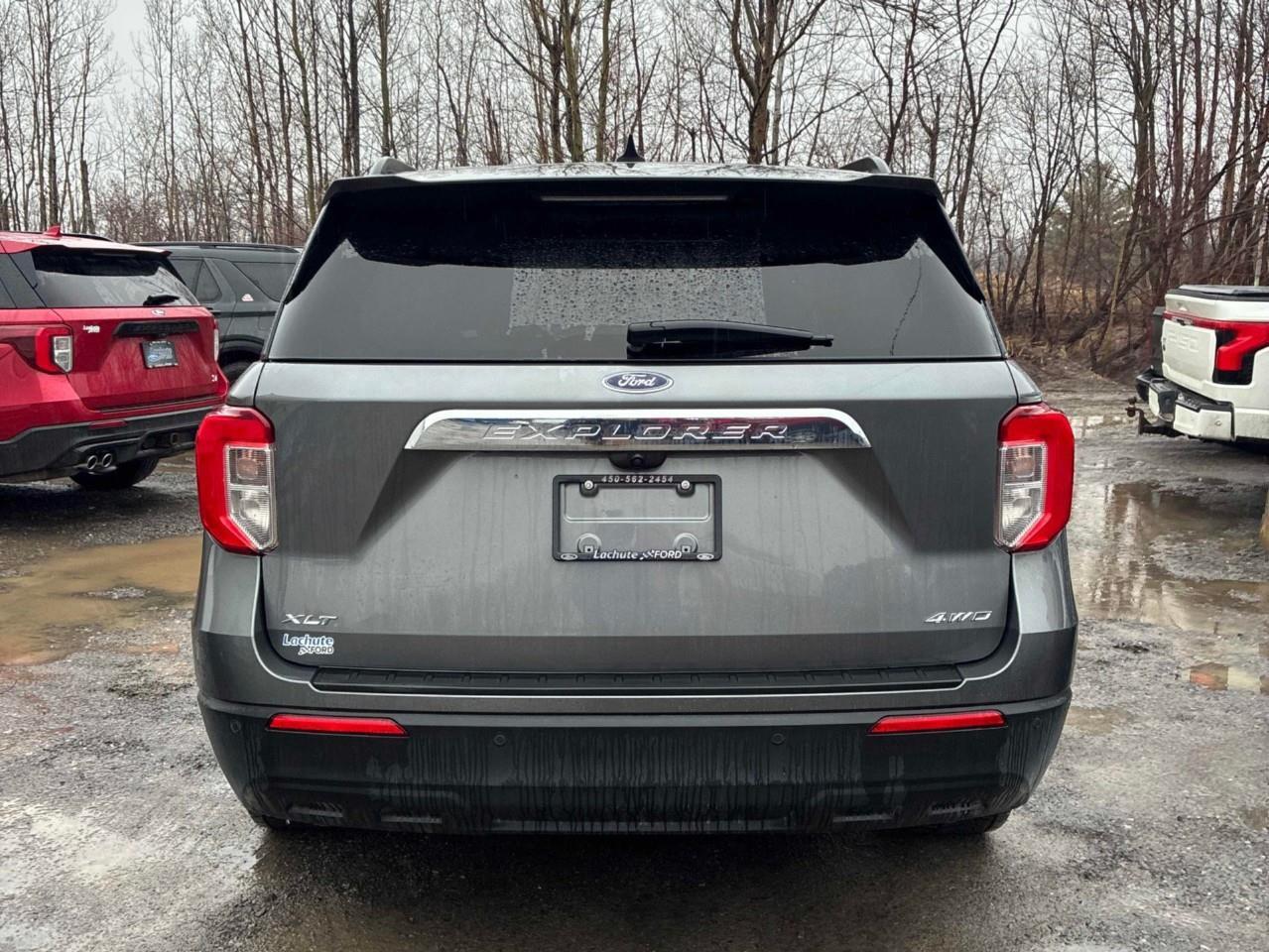 2022 Ford Explorer XLT 4DR 4X4 Photo3