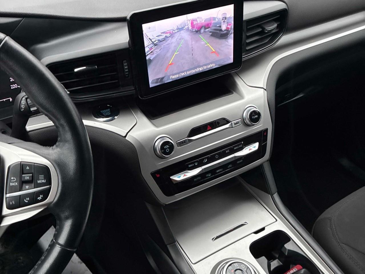 2022 Ford Explorer XLT 4DR 4X4 Photo