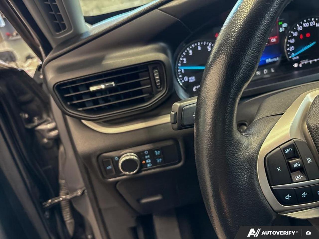 2022 Ford Explorer XLT 4DR 4X4 Photo