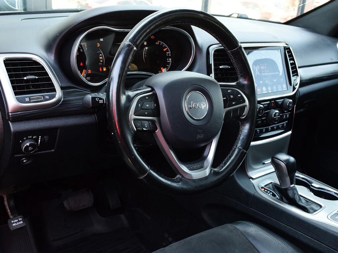 2020 Jeep Grand Cherokee Laredo 4x4 ~Nav ~Leather ~Sunroof ~Blind Spot ~Cam Photo