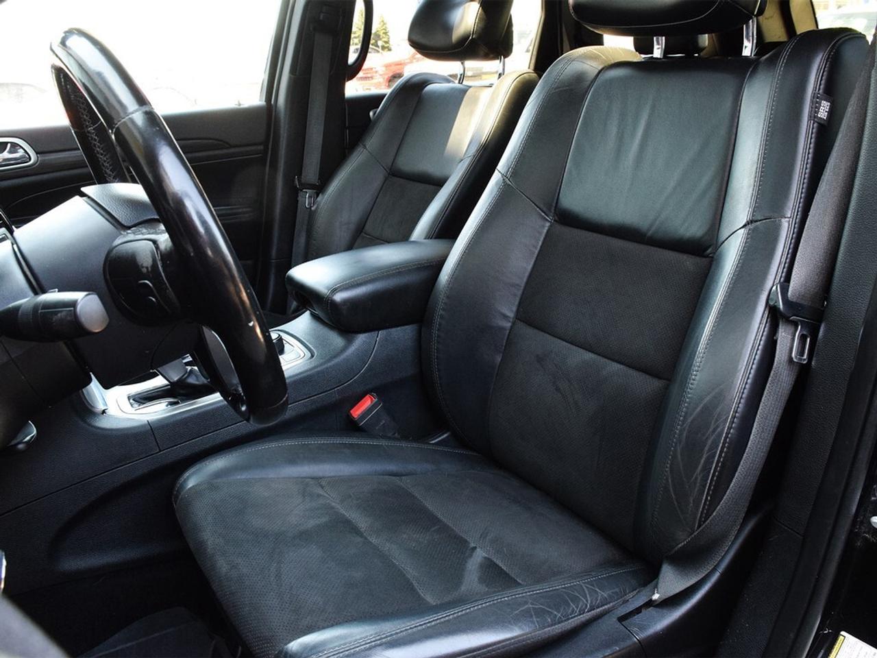 2020 Jeep Grand Cherokee Laredo 4x4 ~Nav ~Leather ~Sunroof ~Blind Spot ~Cam Photo