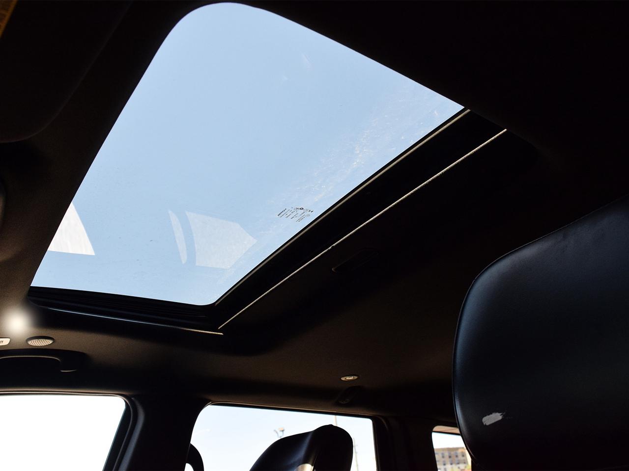2020 Jeep Grand Cherokee Laredo 4x4 ~Nav ~Leather ~Sunroof ~Blind Spot ~Cam Photo