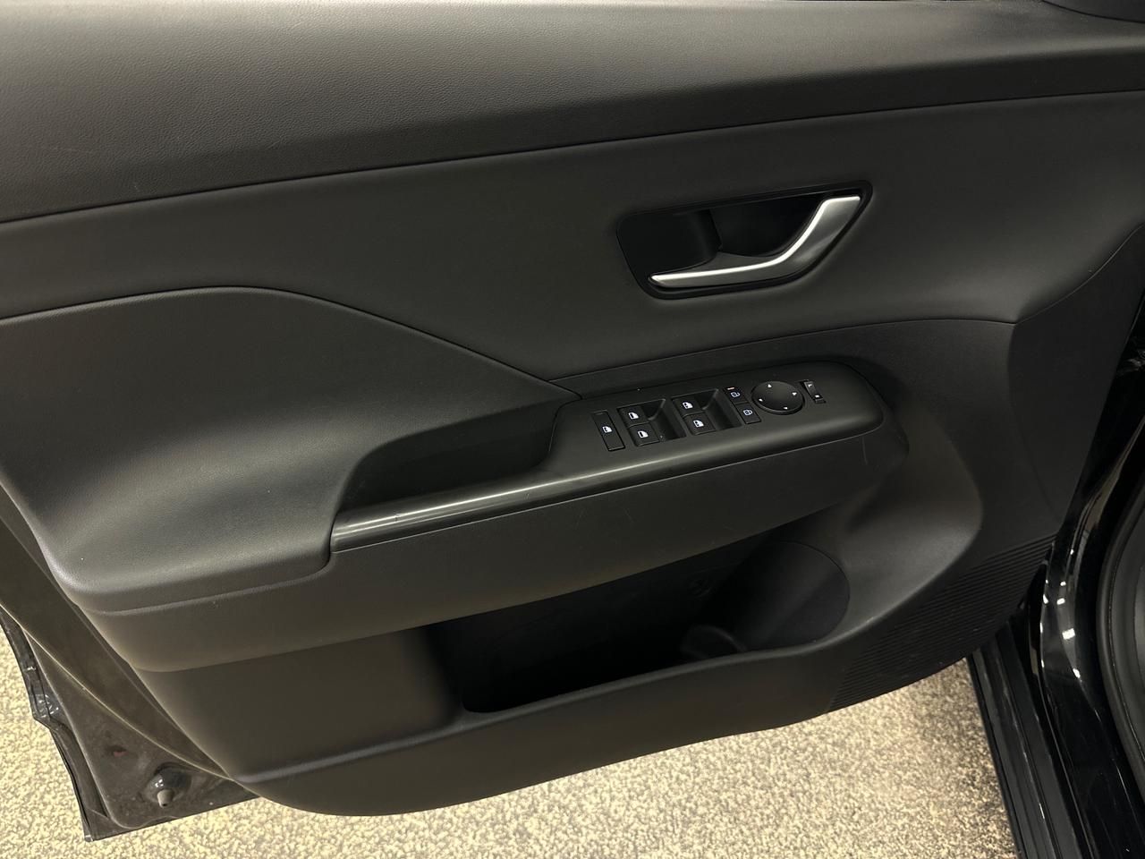 2025 Hyundai KONA 2.0L Preferred w/Trend Package 4dr All-Wheel Drive Photo