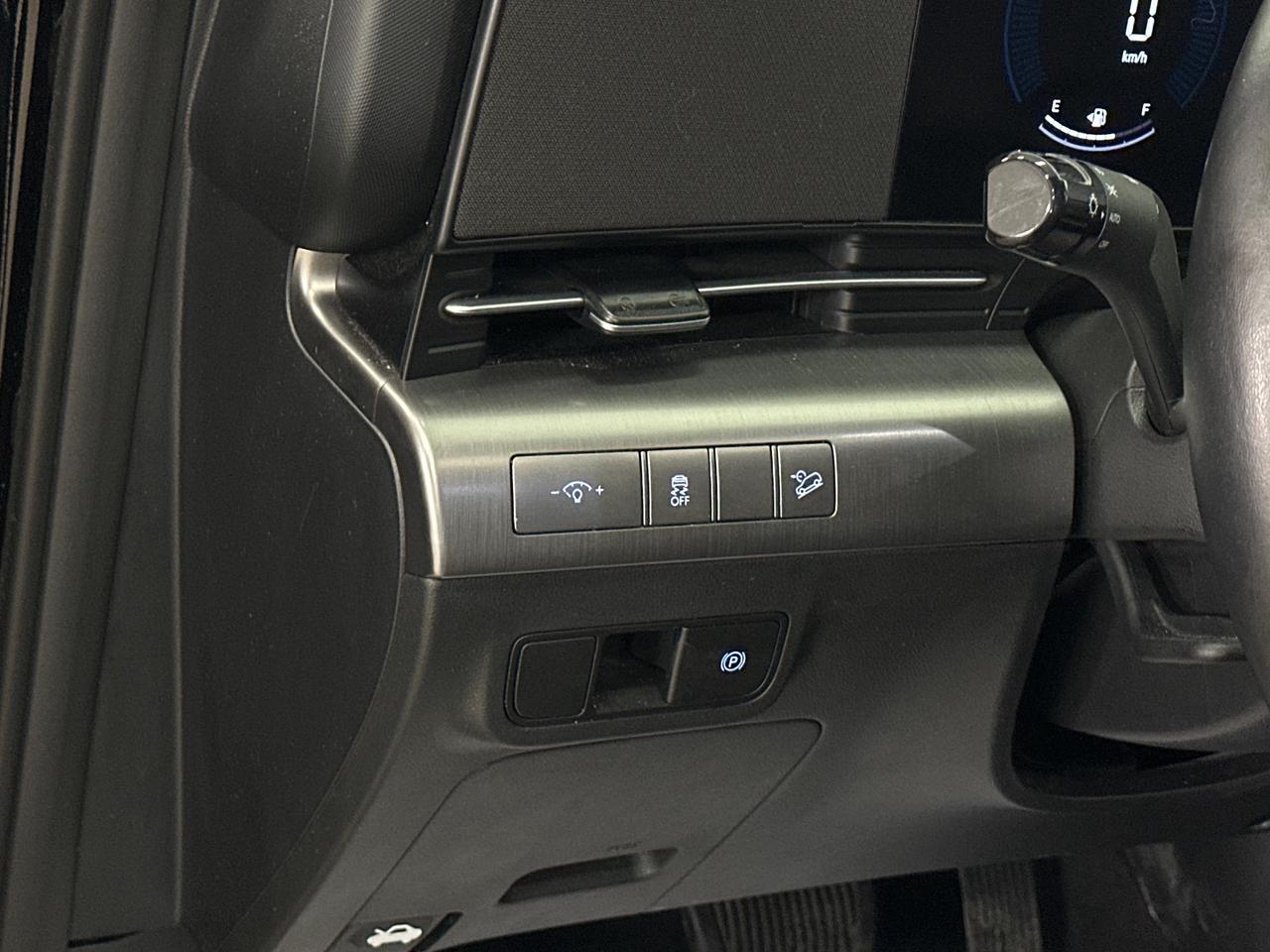 2025 Hyundai KONA 2.0L Preferred w/Trend Package 2.0l Preferred - TREND/AWD/LEATHER/ROOF! Photo