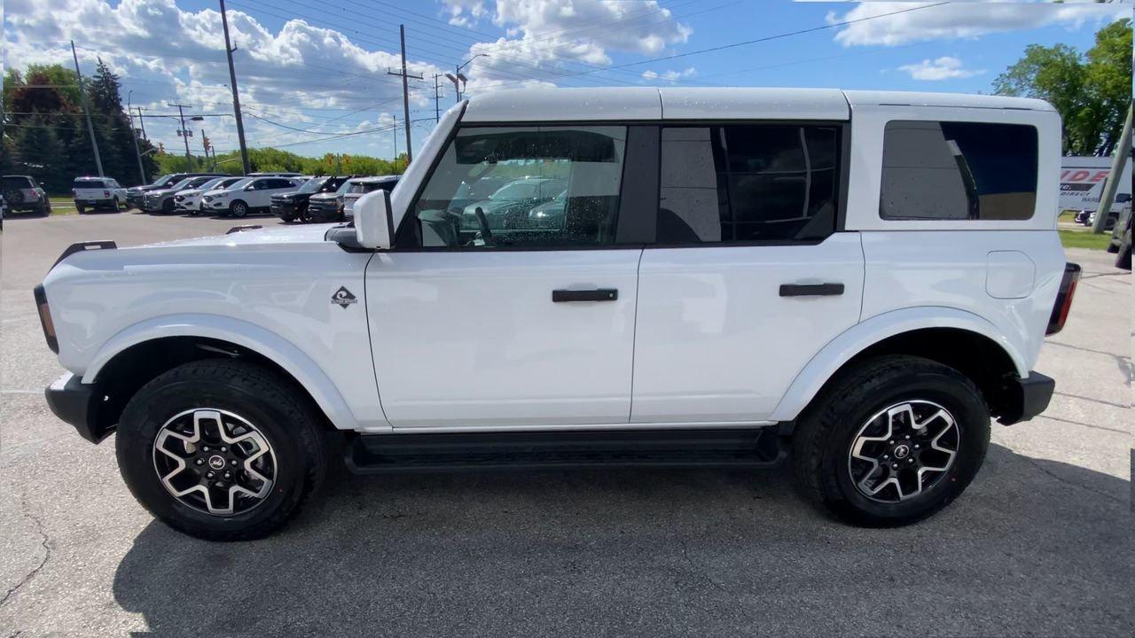 2026 Ford Bronco Outer Banks Photo