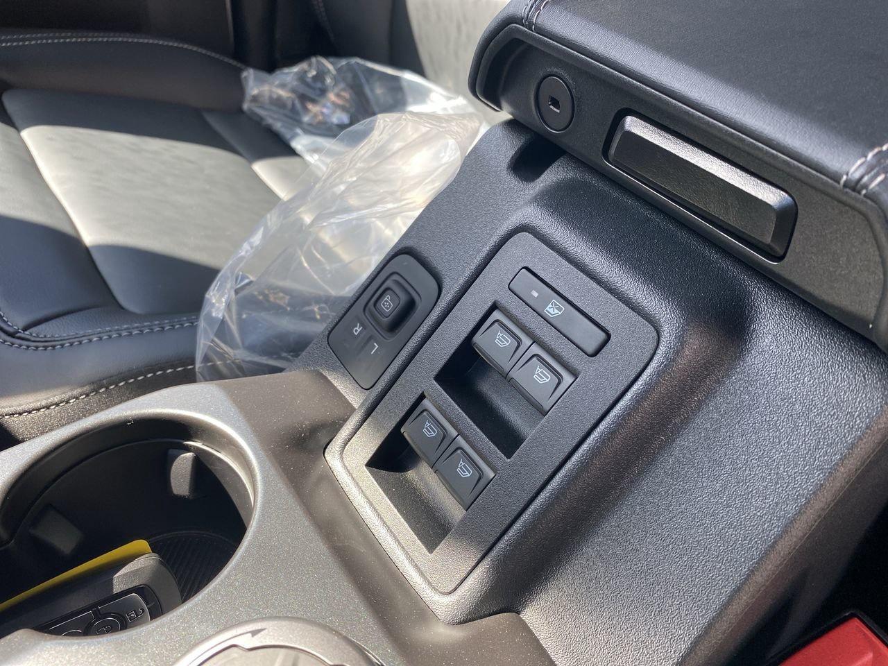 2026 Ford Bronco Outer Banks Photo