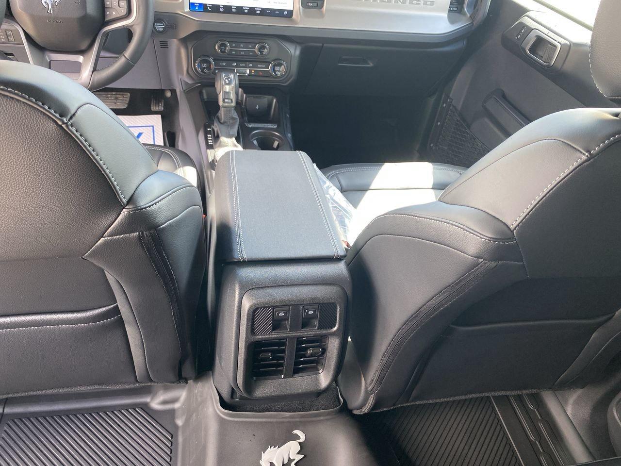 2026 Ford Bronco Outer Banks Photo