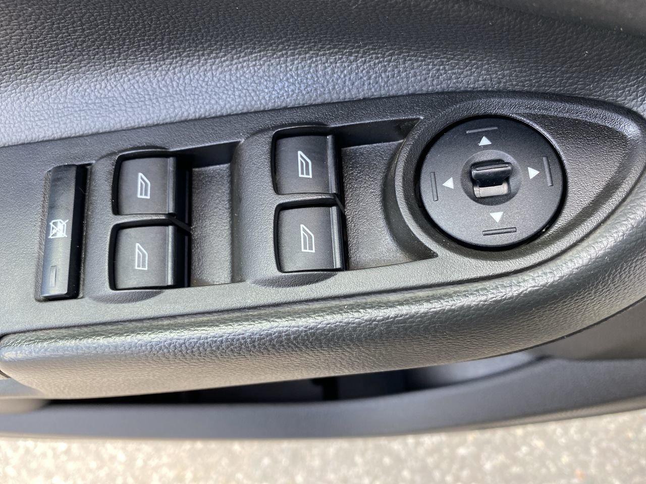 2017 Ford Escape SE Photo