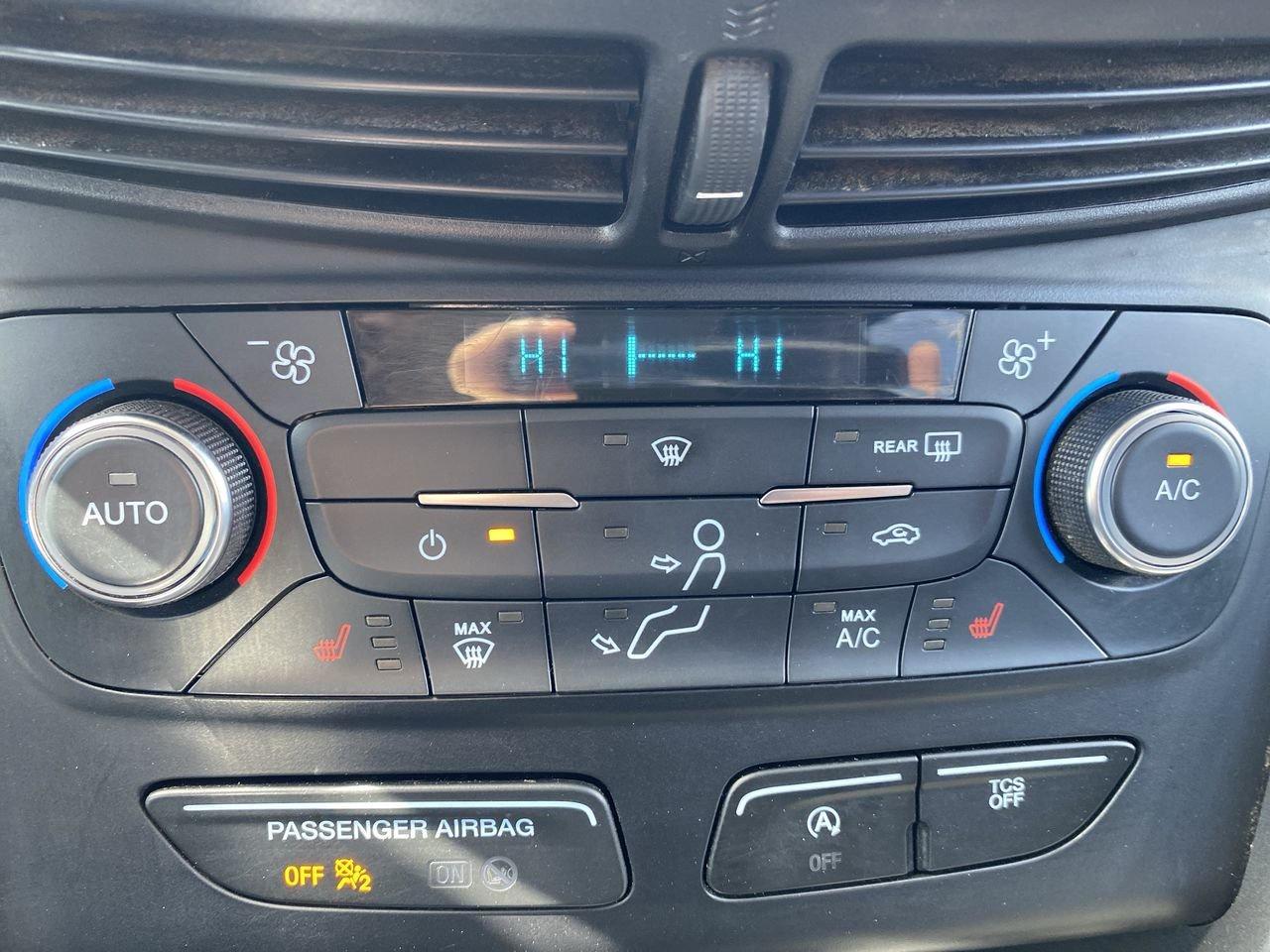 2017 Ford Escape SE Photo
