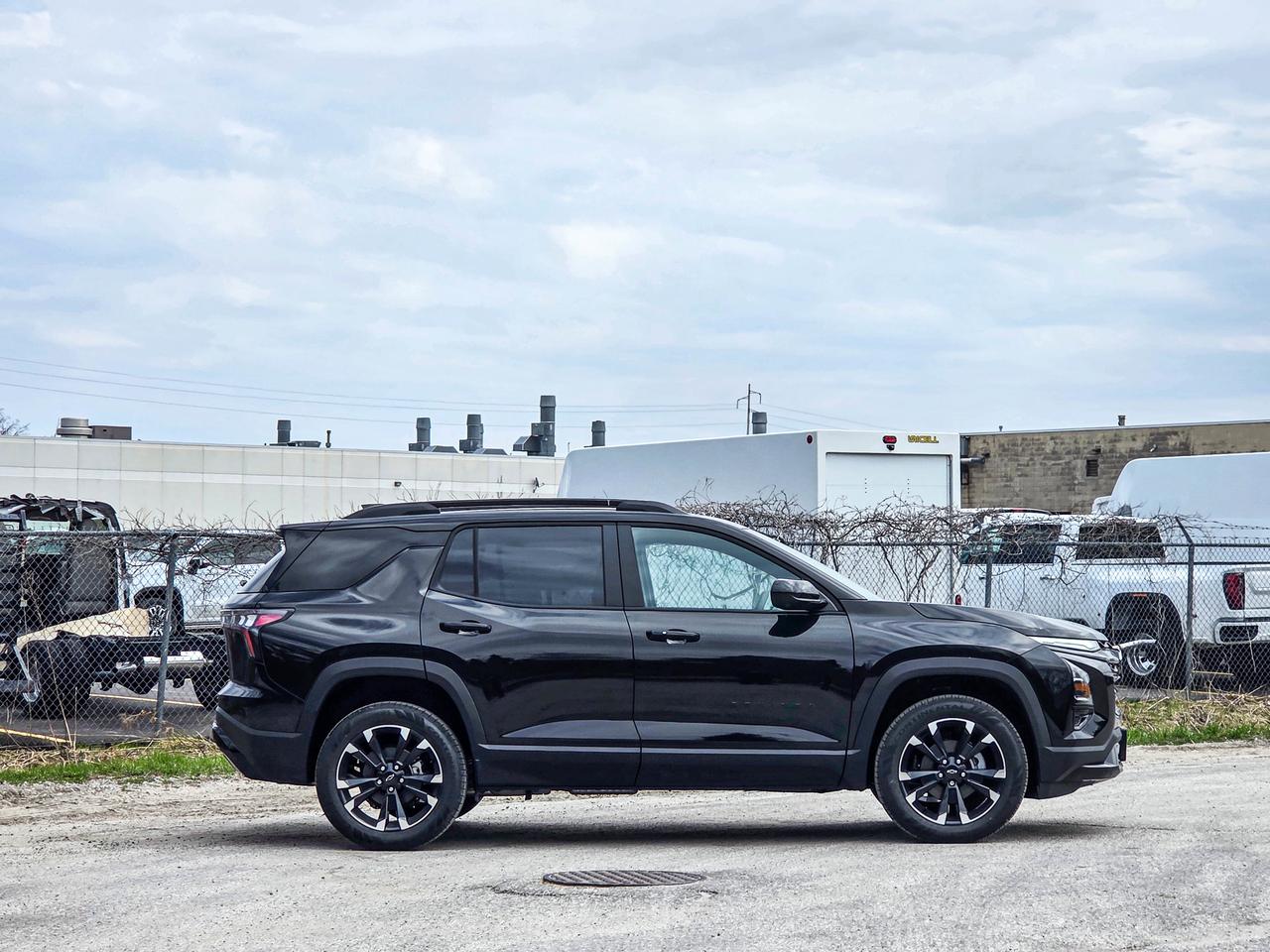 2026 Chevrolet Equinox AWD RS Photo2