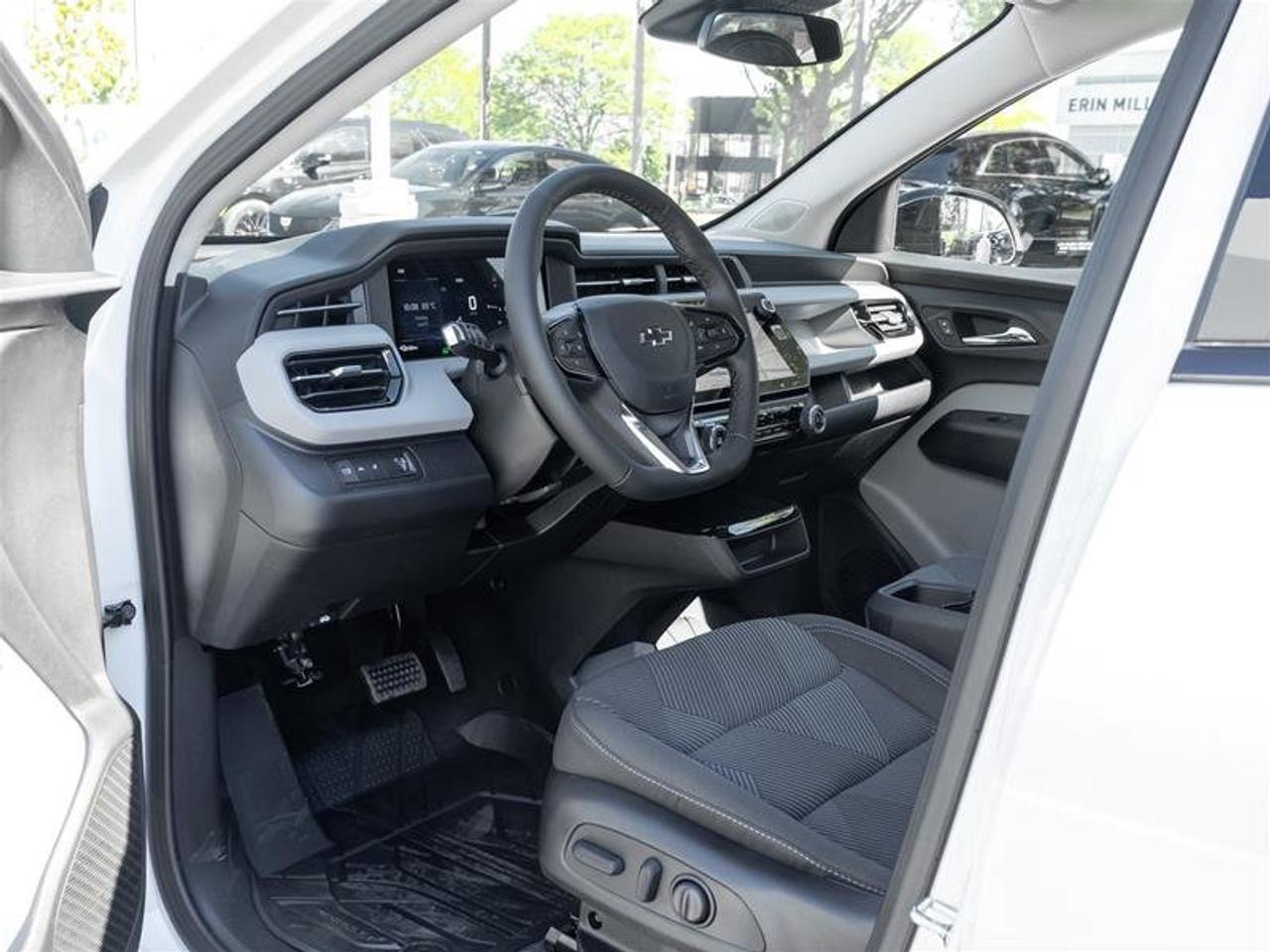 2027 Chevrolet Bolt LT Photo