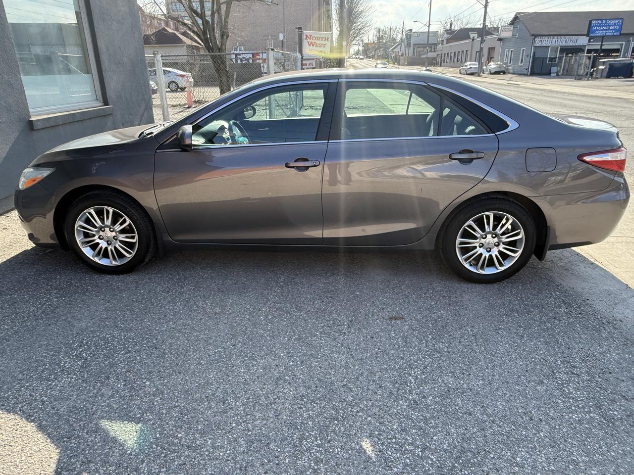 2015 Toyota Camry LE Photo