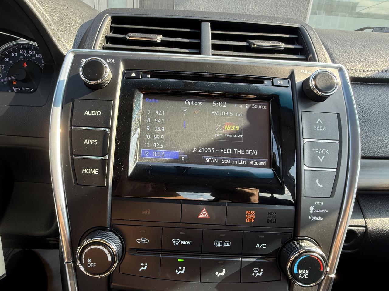 2015 Toyota Camry LE Photo