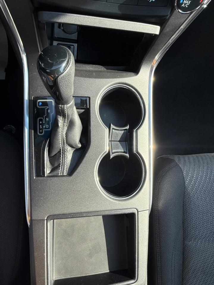 2015 Toyota Camry LE Photo