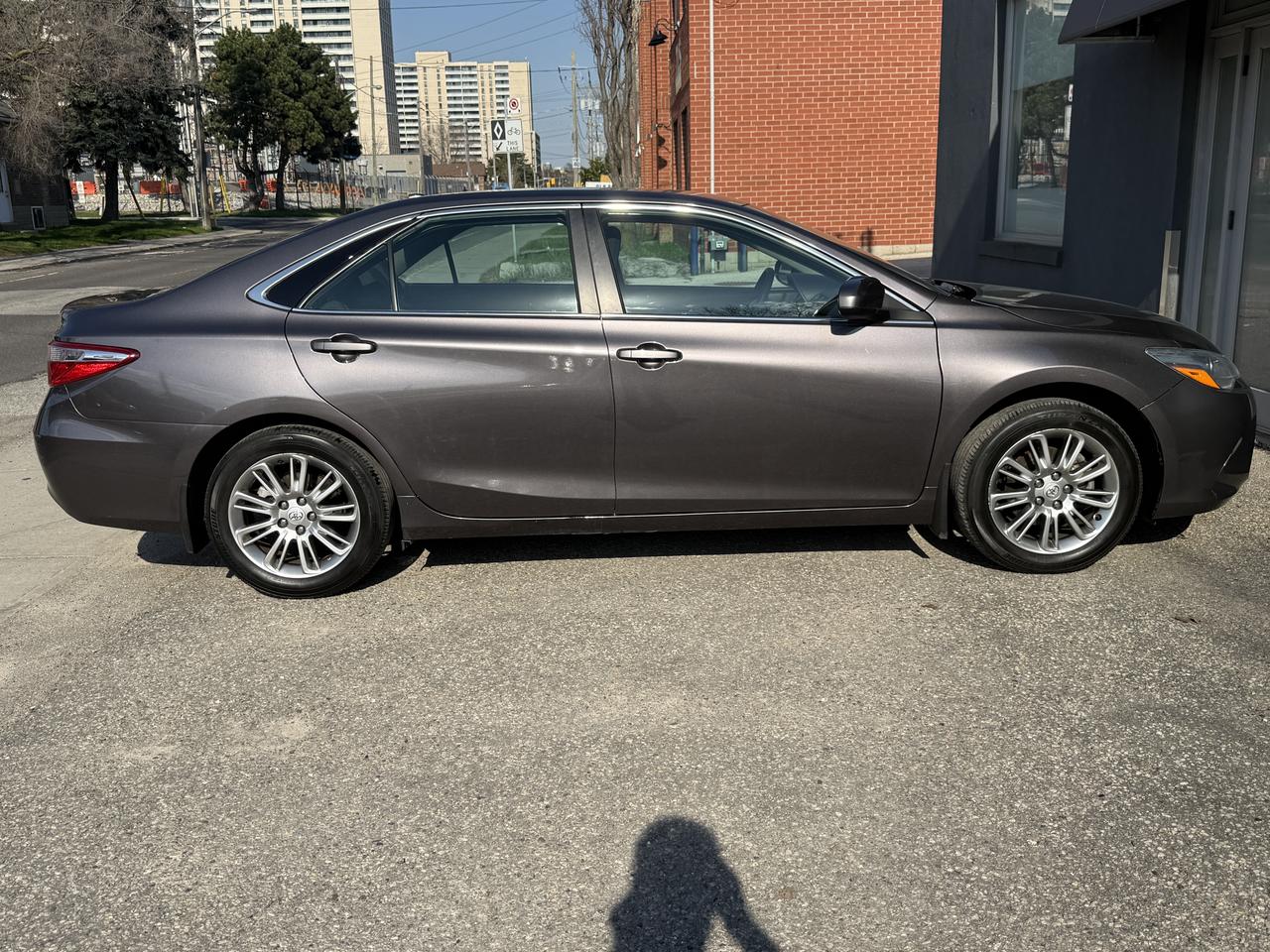 2015 Toyota Camry LE Photo