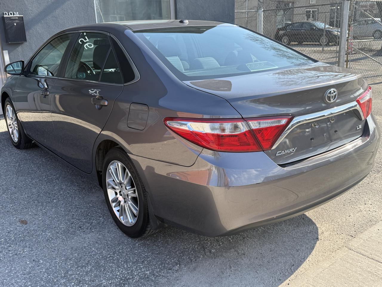 2015 Toyota Camry LE Photo