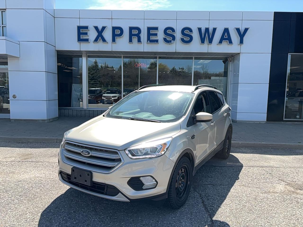 2018 Ford Escape SEL, POWER LIFTGATE, HEATED SEATS, LOCAL TRADE! Photo0