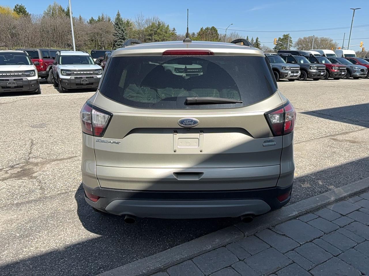 2018 Ford Escape SEL, POWER LIFTGATE, HEATED SEATS, LOCAL TRADE! Photo