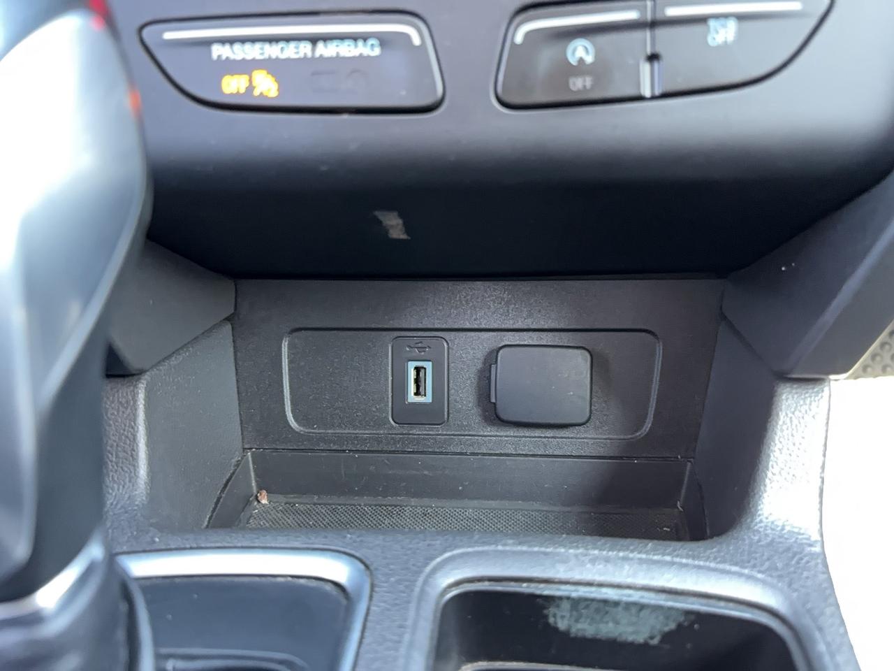 2018 Ford Escape SEL, POWER LIFTGATE, HEATED SEATS, LOCAL TRADE! Photo