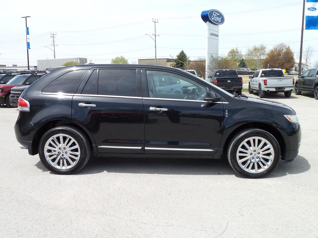 2013 Lincoln MKX AWD, LOCAL TRADE, LEATHER, NAV, 20" RIMS,AS TRADED Photo3