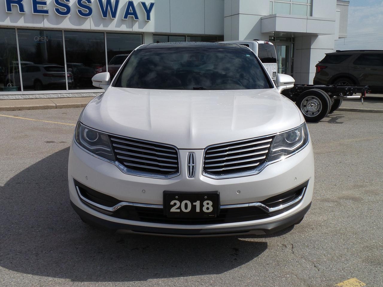 2018 Lincoln MKX UPGRADED 3.7L ENGINE, MOONROOF, TECH, 20'S! Photo1