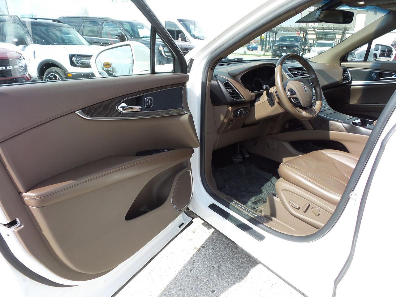 2018 Lincoln MKX UPGRADED 3.7L ENGINE, MOONROOF, TECH, 20'S! Photo