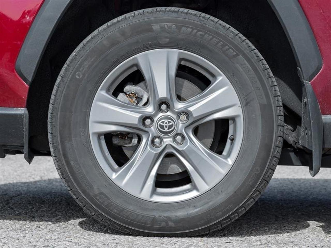 2023 Toyota RAV4 Hybrid XLE AWD Heated Seats| Backup Camera| Moonroof| XLE| AWD Photo3