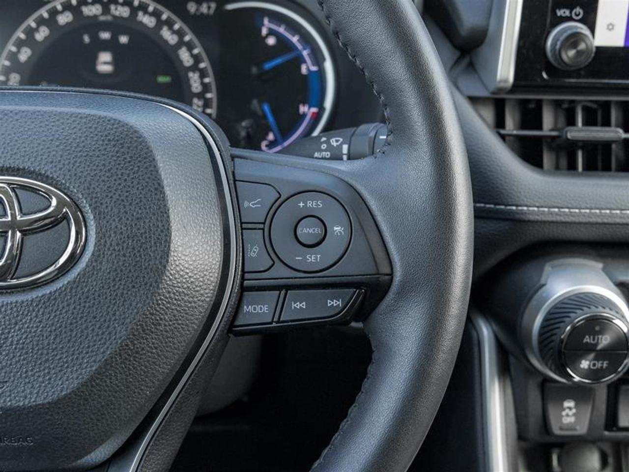2023 Toyota RAV4 Hybrid XLE AWD Heated Seats| Backup Camera| Moonroof| XLE| AWD Photo