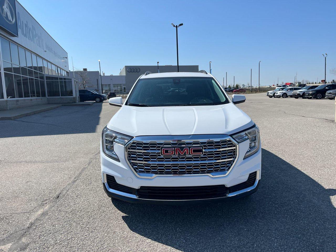 2024 GMC Terrain AWD 4DR SLE Photo2