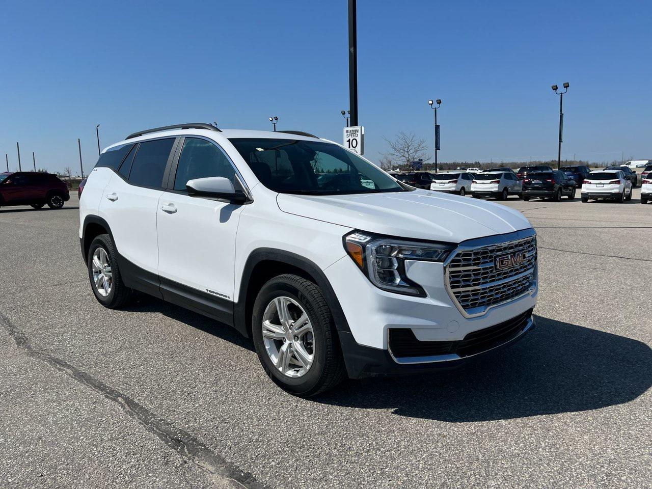 2024 GMC Terrain AWD 4DR SLE Photo3