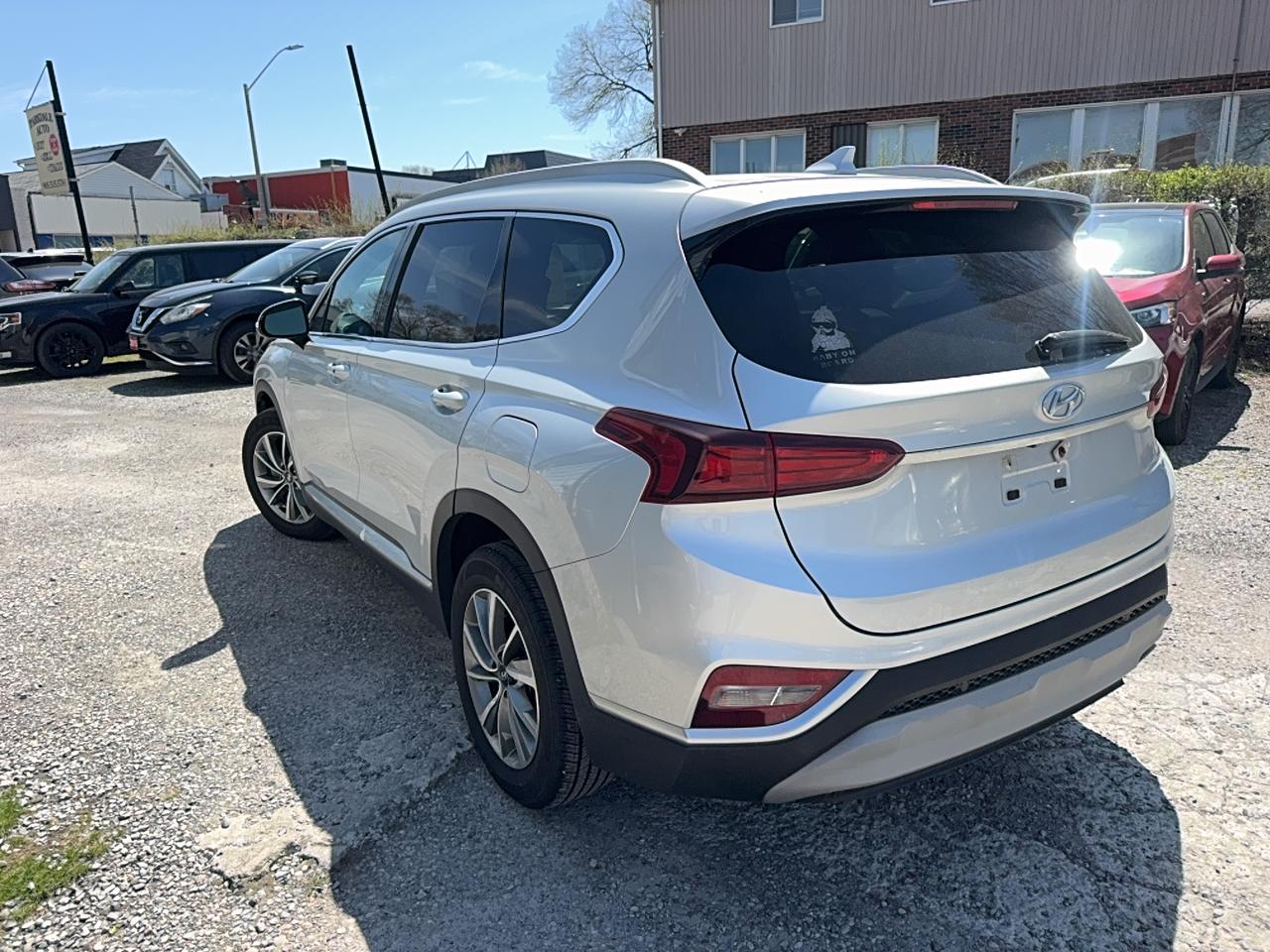 2019 Hyundai Santa Fe Preferred Photo4