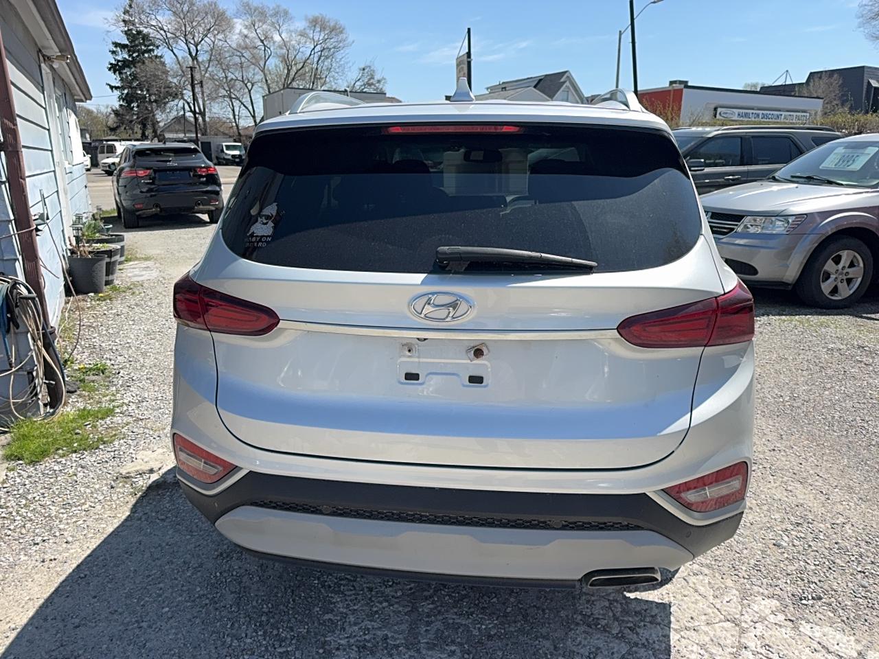 2019 Hyundai Santa Fe Preferred Photo3