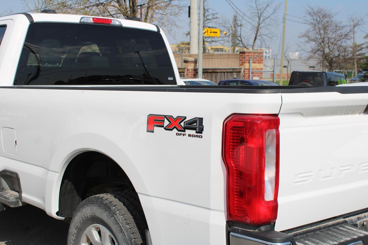 2024 Ford SUPER DUTY F-250 SRW XLT Photo3