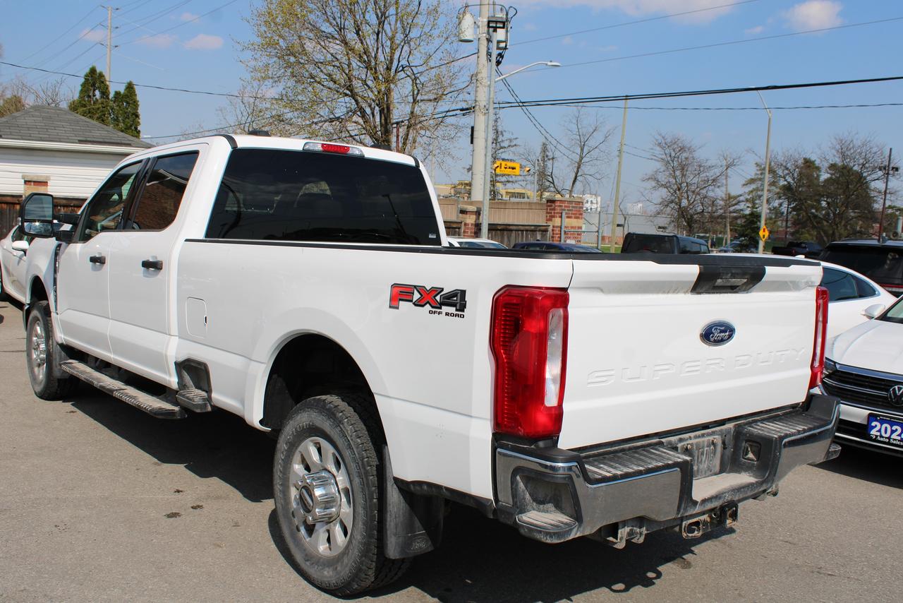 2024 Ford SUPER DUTY F-250 SRW XLT Photo
