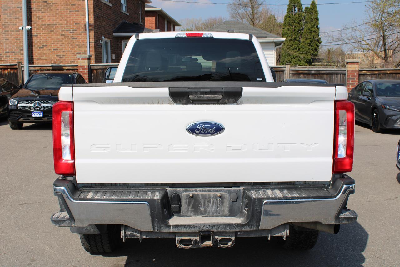 2024 Ford SUPER DUTY F-250 SRW XLT Photo